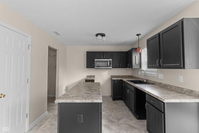 6365 W Oxford Lane, Mccordsville, IN 46055