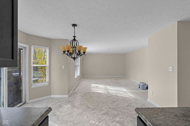 6365 W Oxford Lane, Mccordsville, IN 46055