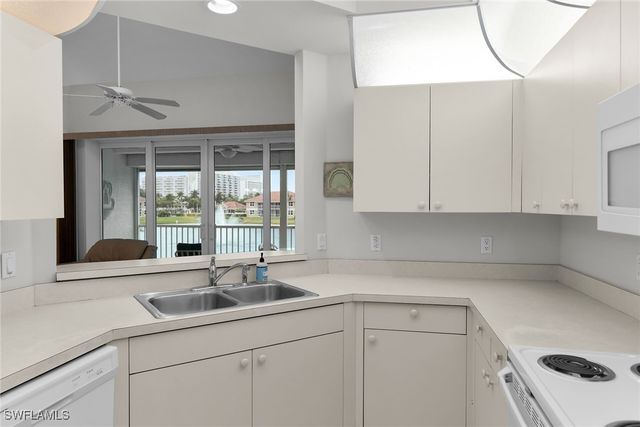 590 Club Marco CIR 9-202, Marco Island, FL 34145