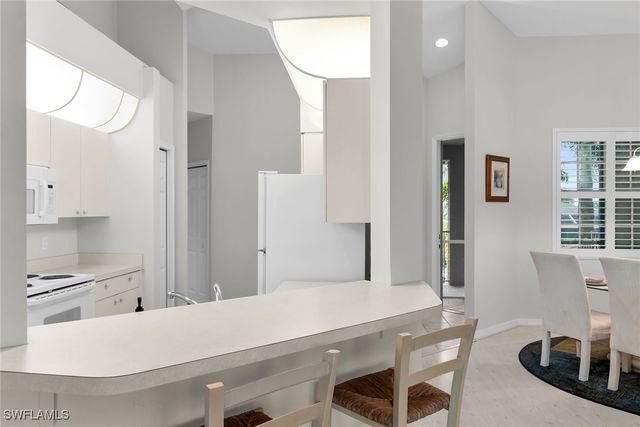 590 Club Marco CIR 9-202, Marco Island, FL 34145