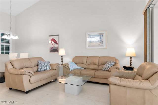 590 Club Marco CIR 9-202, Marco Island, FL 34145