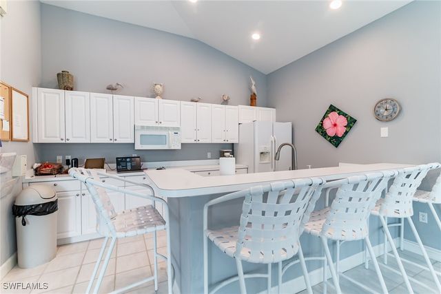 590 Club Marco CIR 9-202, Marco Island, FL 34145