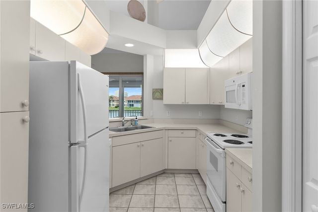 590 Club Marco CIR 9-202, Marco Island, FL 34145