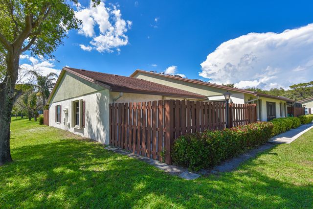 3812 Coco Loba Lane, Boynton Beach, FL 33436