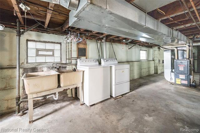 216 Rhode Island Avenue, Royal Oak, MI 48067