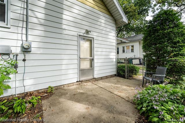 216 Rhode Island Avenue, Royal Oak, MI 48067