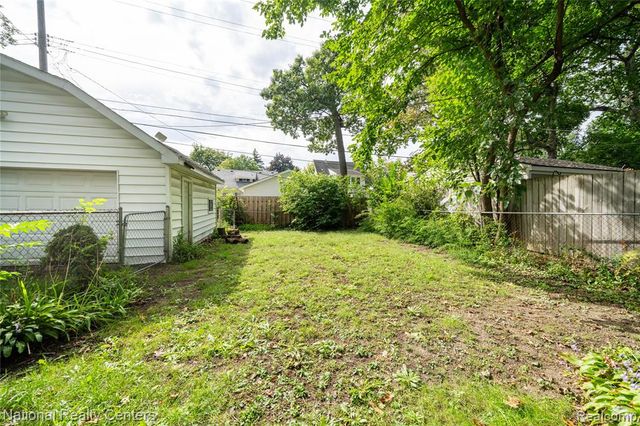 216 Rhode Island Avenue, Royal Oak, MI 48067