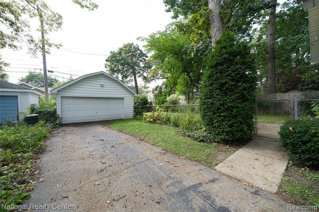 216 Rhode Island Avenue, Royal Oak, MI 48067