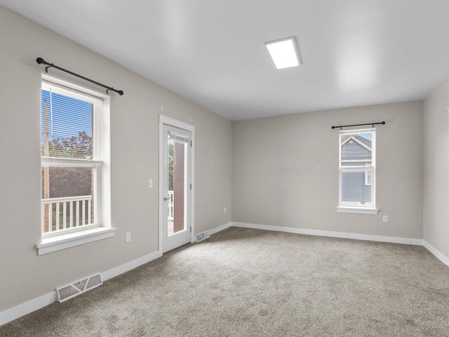 818 N 6th STREET, Manitowoc, WI 54220