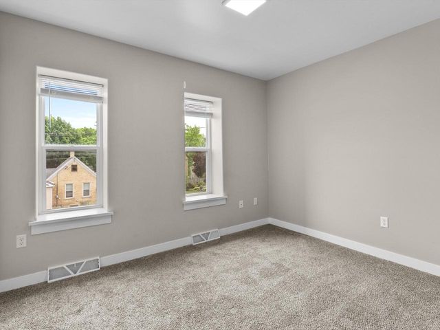818 N 6th STREET, Manitowoc, WI 54220
