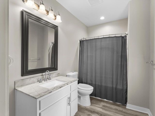 818 N 6th STREET, Manitowoc, WI 54220