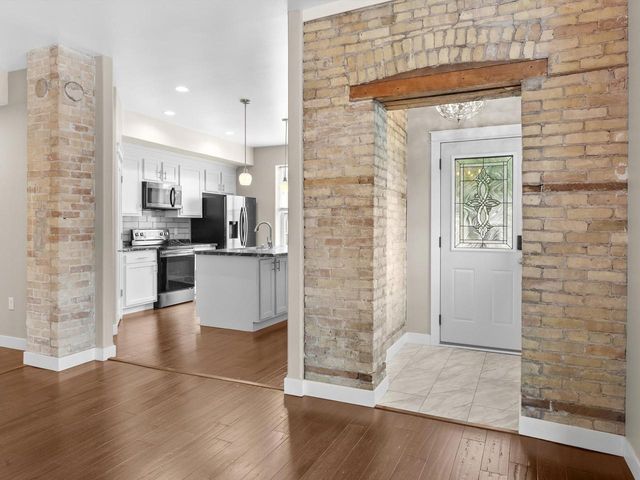 818 N 6th STREET, Manitowoc, WI 54220