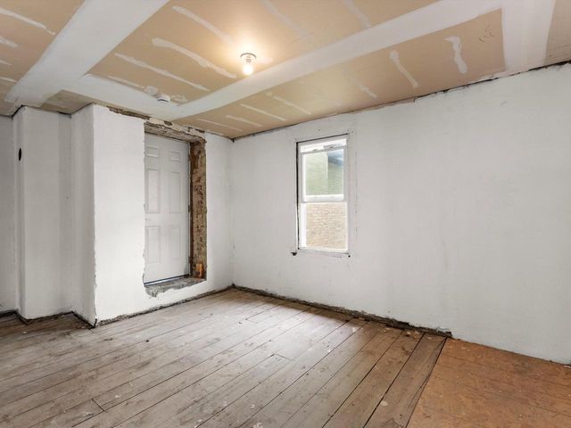 818 N 6th STREET, Manitowoc, WI 54220