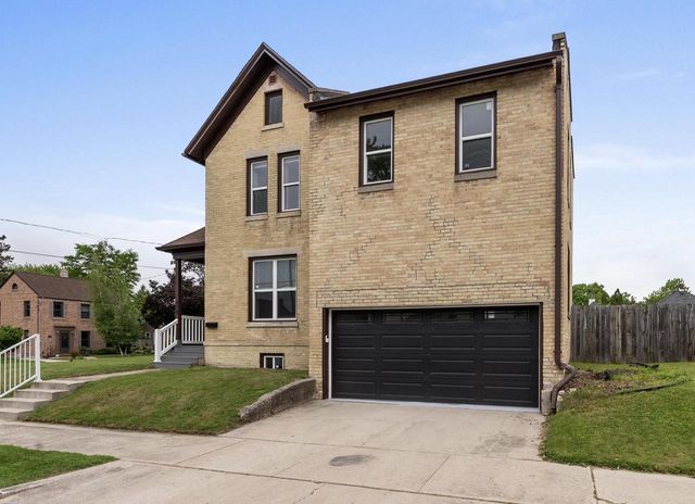 818 N 6th STREET, Manitowoc, WI 54220