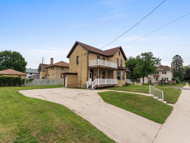 818 N 6th STREET, Manitowoc, WI 54220