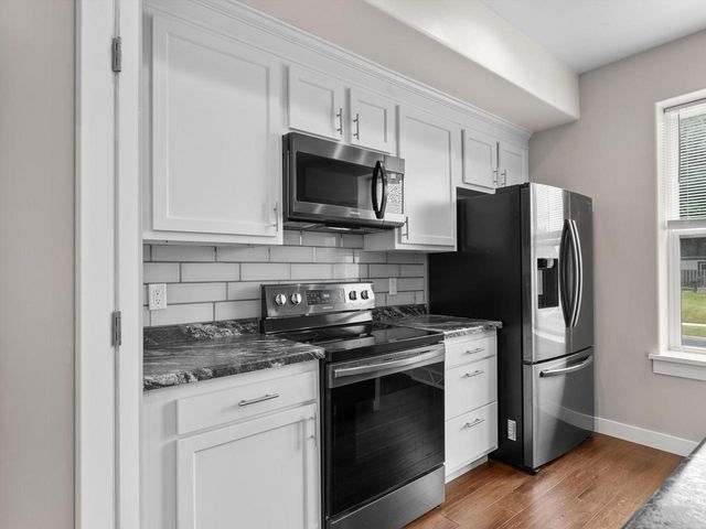 818 N 6th STREET, Manitowoc, WI 54220