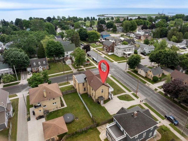 818 N 6th STREET, Manitowoc, WI 54220