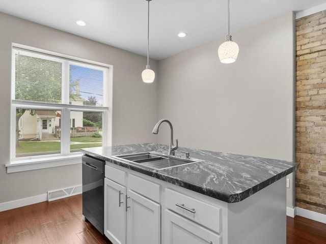 818 N 6th STREET, Manitowoc, WI 54220