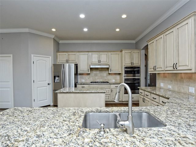 2508 Hilltop Divide LN, Leander, TX 78641