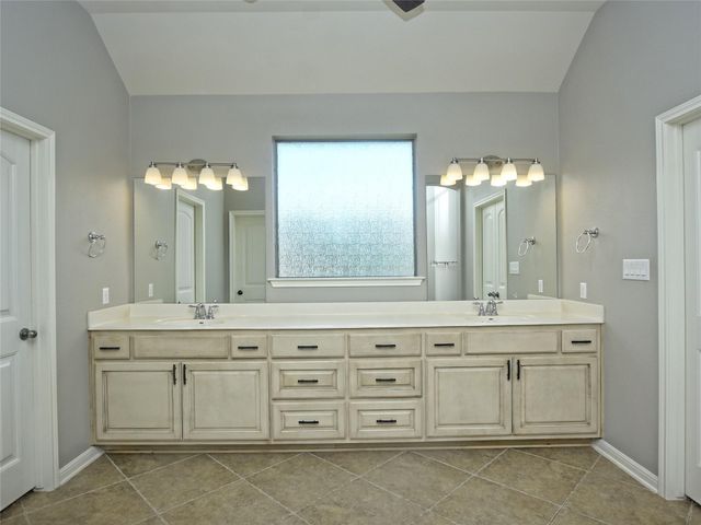 2508 Hilltop Divide LN, Leander, TX 78641