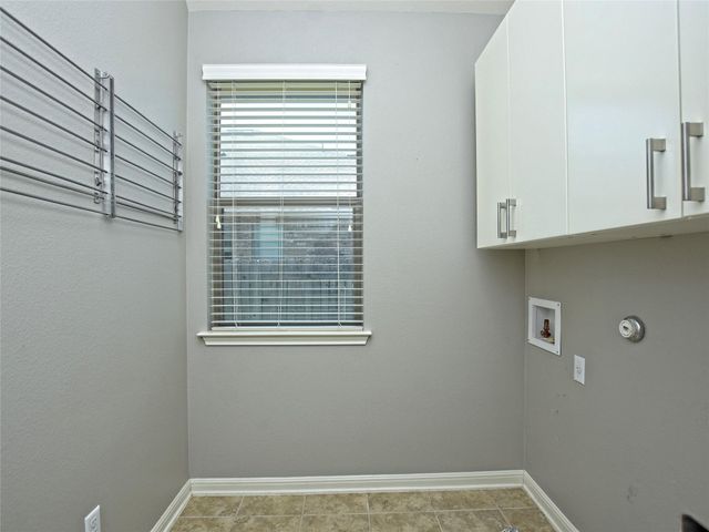 2508 Hilltop Divide LN, Leander, TX 78641