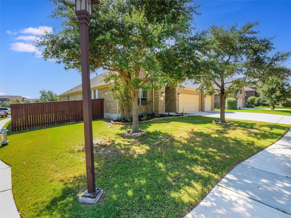 2508 Hilltop Divide LN, Leander, TX 78641