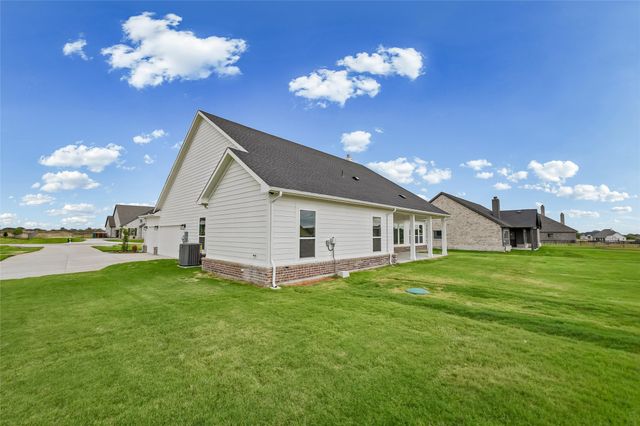 12413 Hornfels Drive, Krum, TX 76249