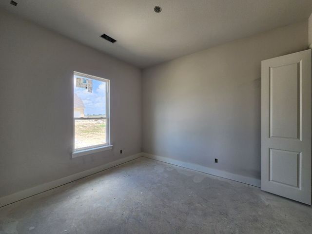 12413 Hornfels Drive, Krum, TX 76249