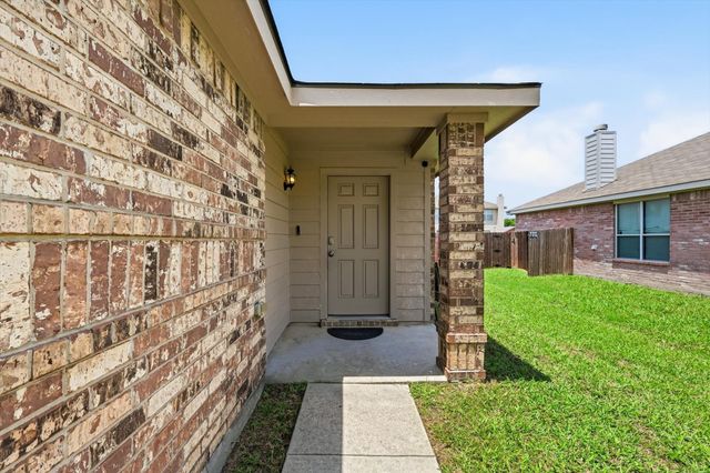 1637 Dream Catcher Way, Krum, TX 76249