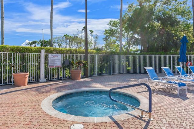 15465 Lake Magnolia Place, Delray Beach, FL 33484