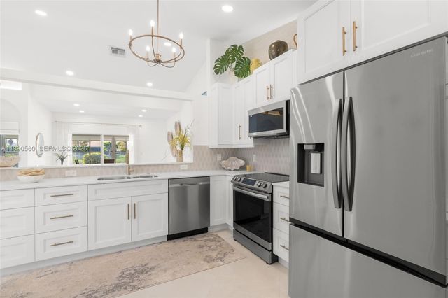 15465 Lake Magnolia Place, Delray Beach, FL 33484
