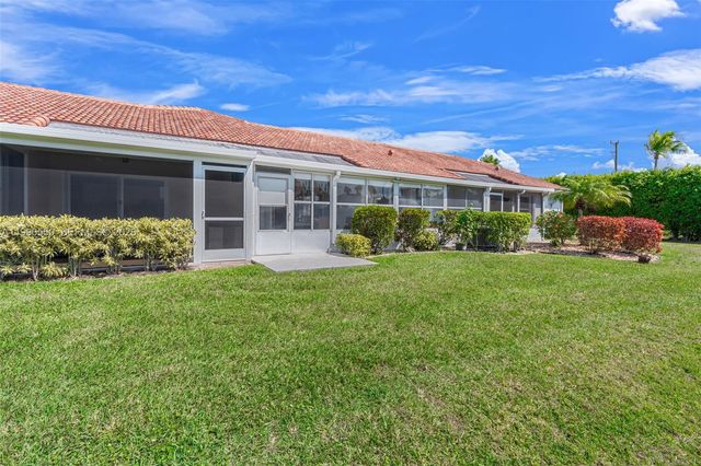 15465 Lake Magnolia Place, Delray Beach, FL 33484