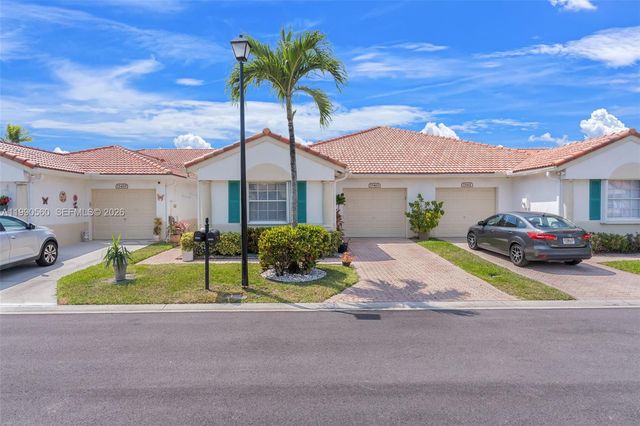 15465 Lake Magnolia Place, Delray Beach, FL 33484
