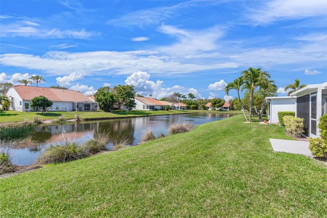 15465 Lake Magnolia Place, Delray Beach, FL 33484