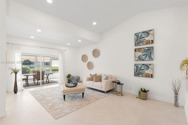 15465 Lake Magnolia Place, Delray Beach, FL 33484