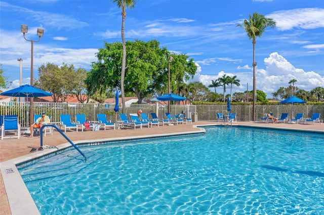 15465 Lake Magnolia Place, Delray Beach, FL 33484