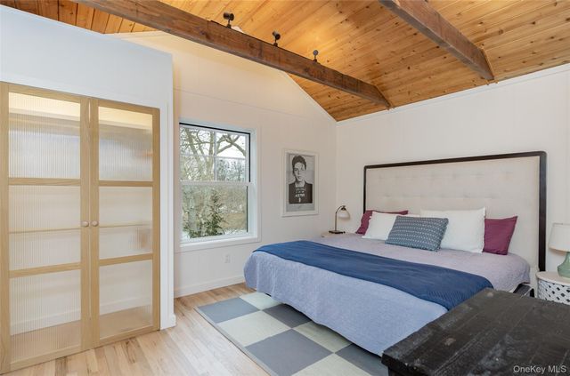 9 Helens Lane, Southampton, NY 11968