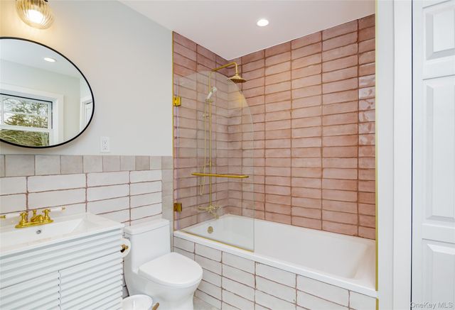 9 Helens Lane, Southampton, NY 11968