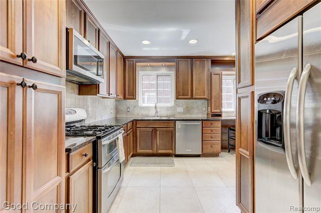 1422 Edgewood Drive, Royal Oak, MI 48067