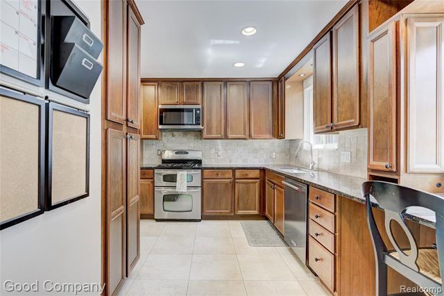 1422 Edgewood Drive, Royal Oak, MI 48067