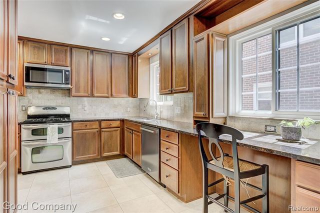 1422 Edgewood Drive, Royal Oak, MI 48067