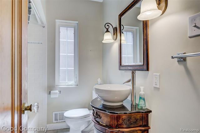 1422 Edgewood Drive, Royal Oak, MI 48067