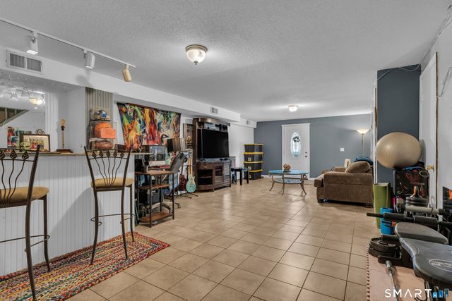 180 Skyview Drive 180, Cromwell, CT 06416