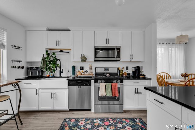 180 Skyview Drive 180, Cromwell, CT 06416