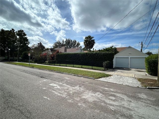 701 29TH AVENUE N, St Petersburg, FL 33704