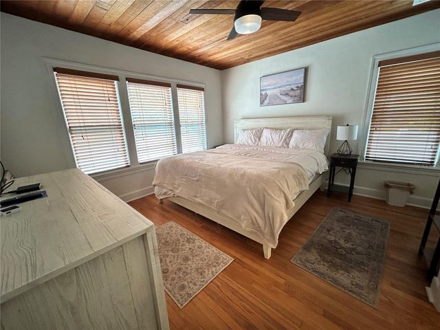 701 29TH AVENUE N, St Petersburg, FL 33704
