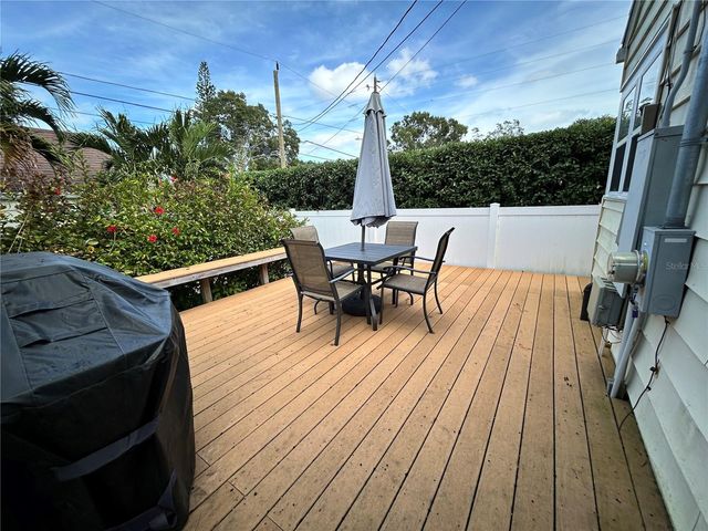 701 29TH AVENUE N, St Petersburg, FL 33704