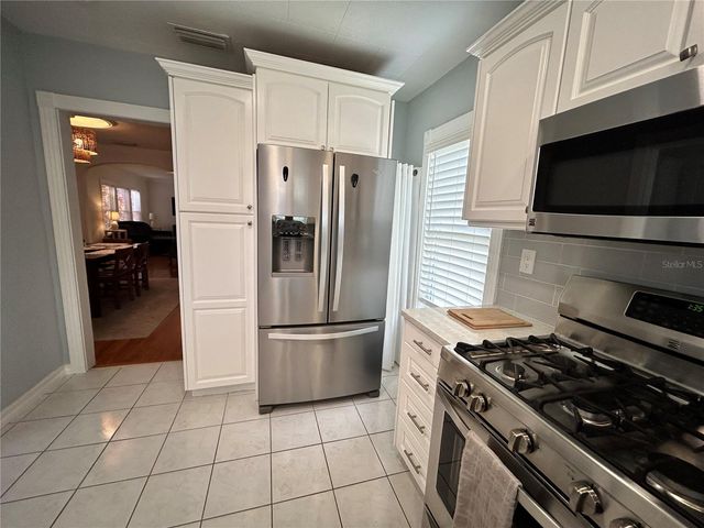 701 29TH AVENUE N, St Petersburg, FL 33704