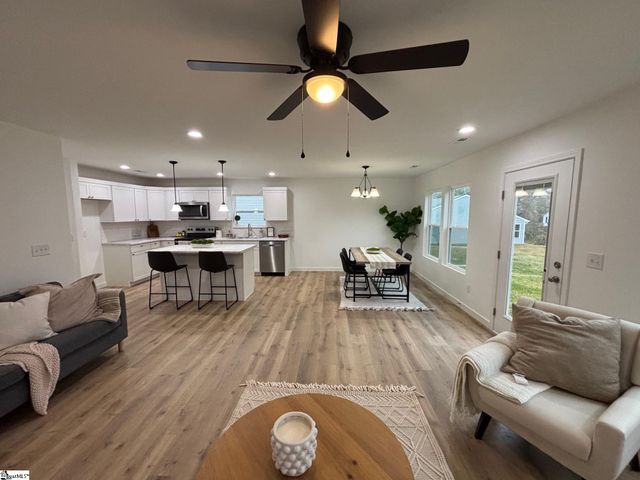 313 S Lee Street, Chesnee, SC 29323