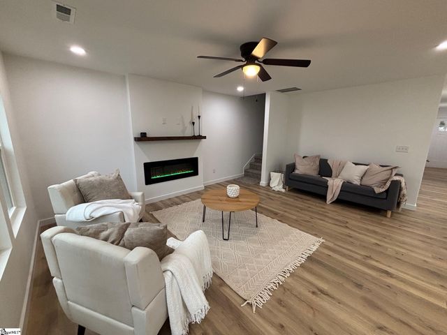 313 S Lee Street, Chesnee, SC 29323